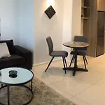 Spacious Self-Catering Apartment In Green Point