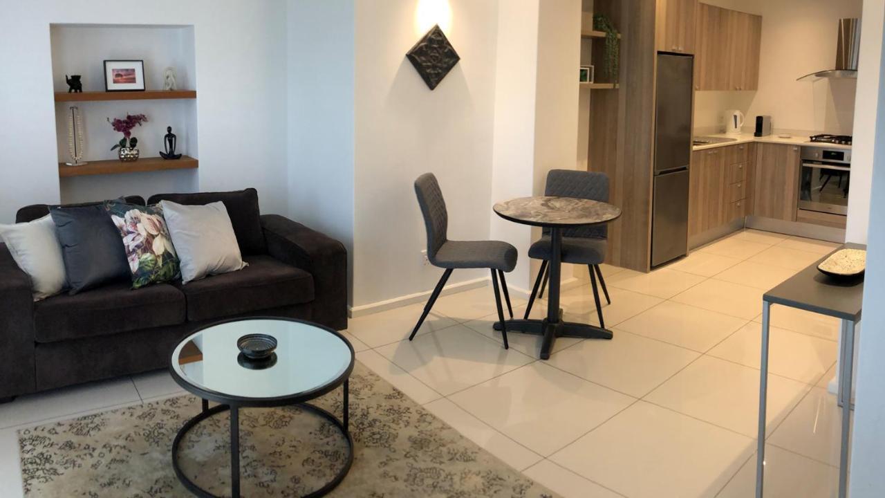 Apartment Spacious Self-catering In Point Cape Town