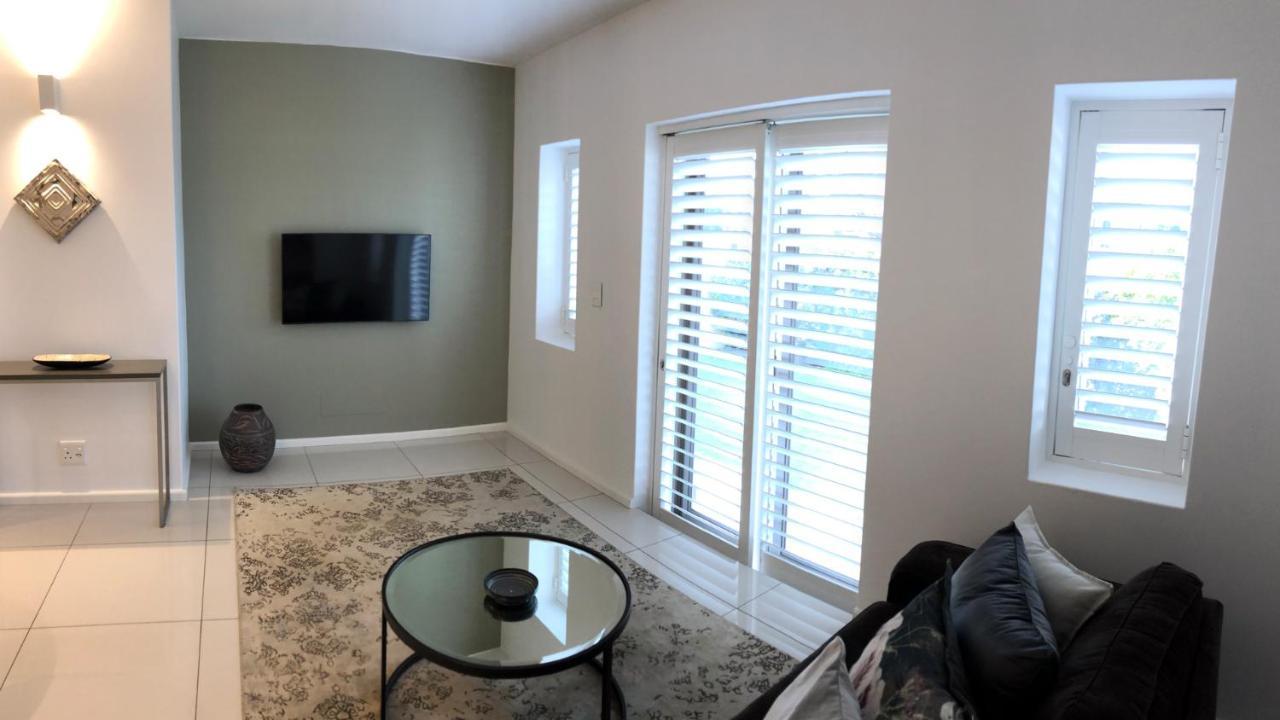 Spacious Self-catering In Point Apartment